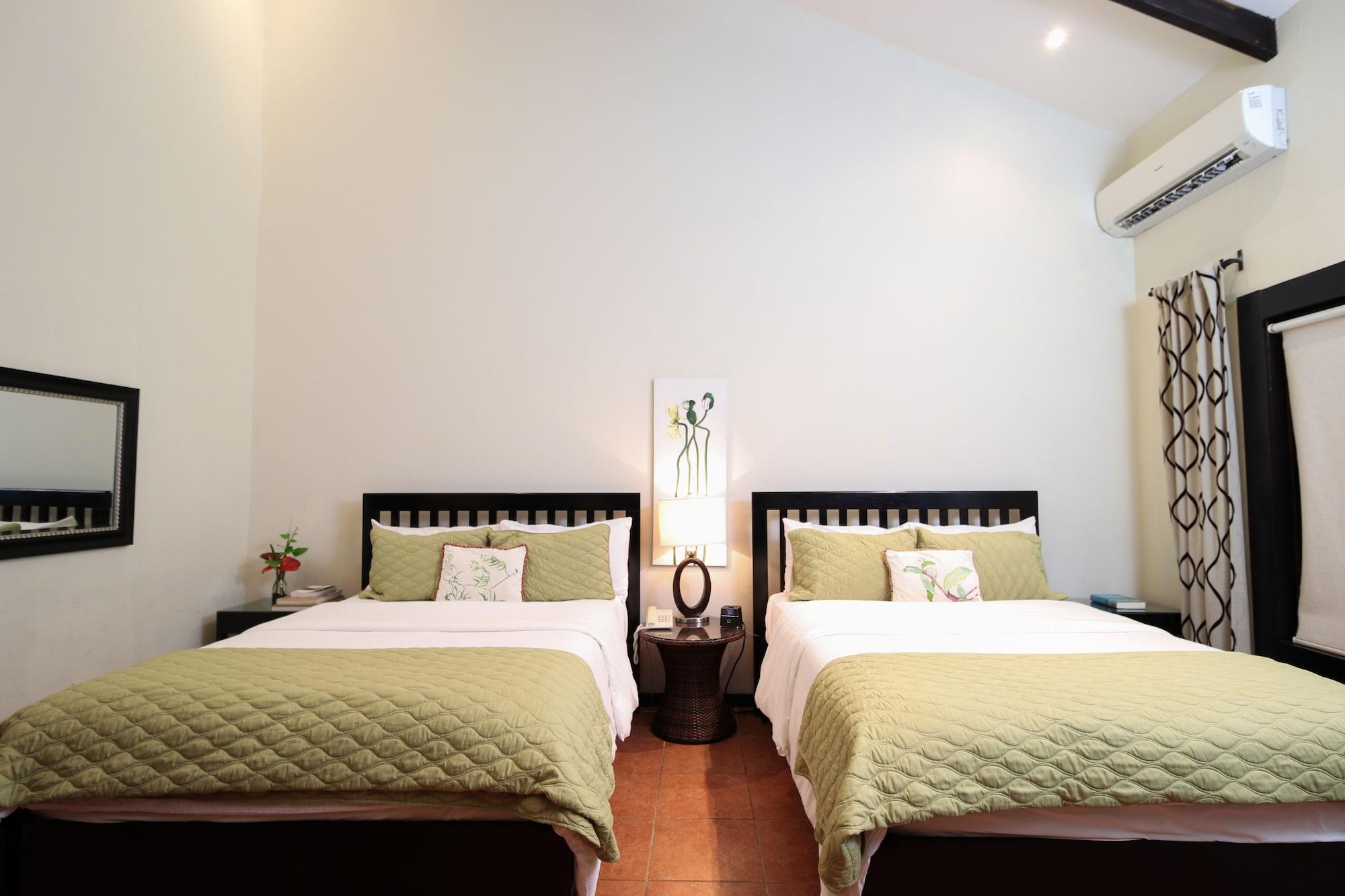 The Riverside Inn Бокете Экстерьер фото