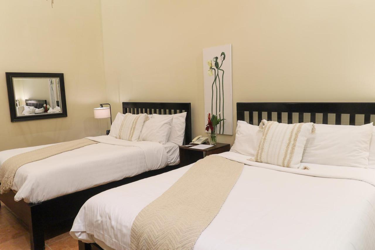 The Riverside Inn Бокете Экстерьер фото