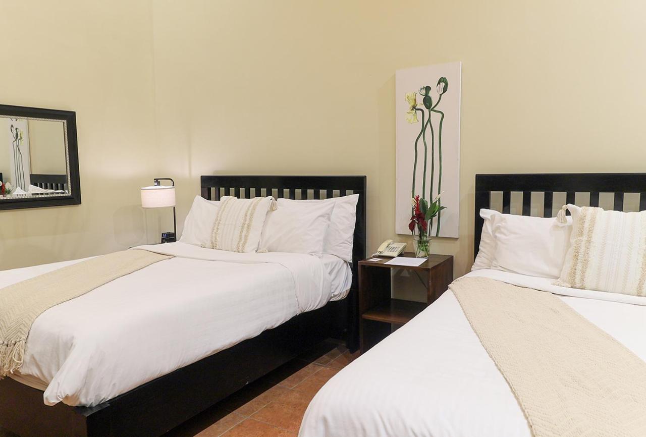 The Riverside Inn Бокете Экстерьер фото