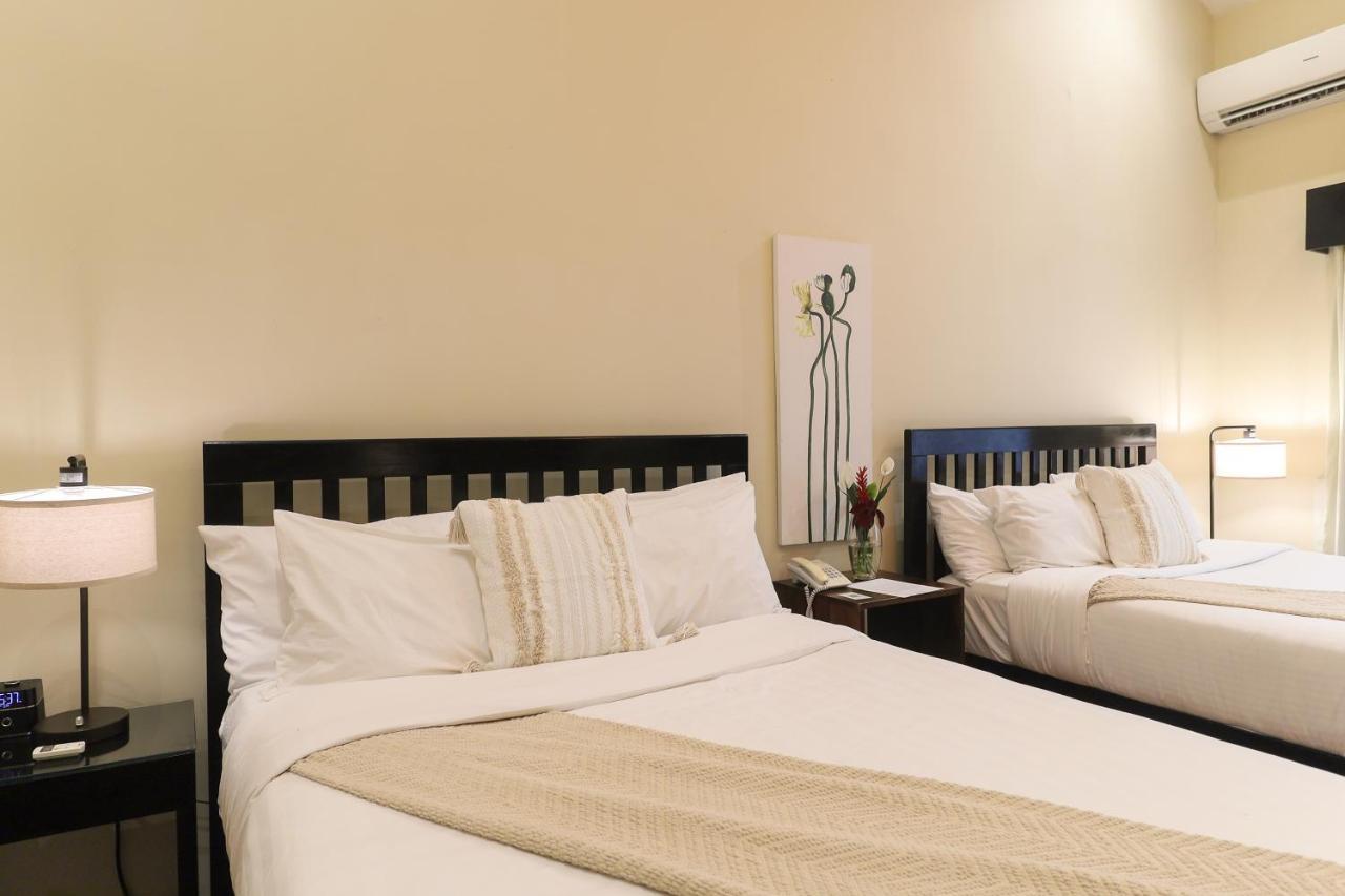 The Riverside Inn Бокете Экстерьер фото