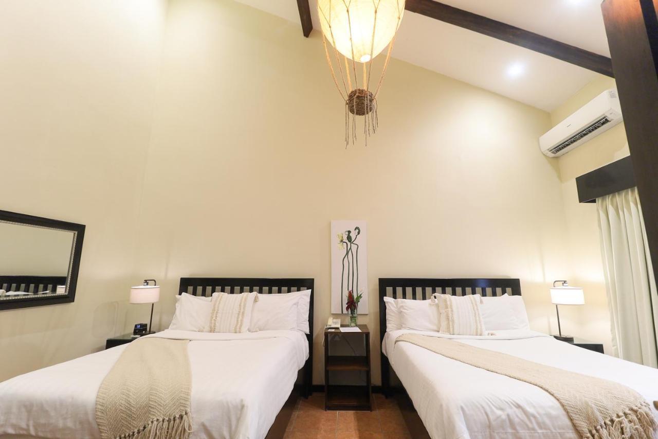 The Riverside Inn Бокете Экстерьер фото