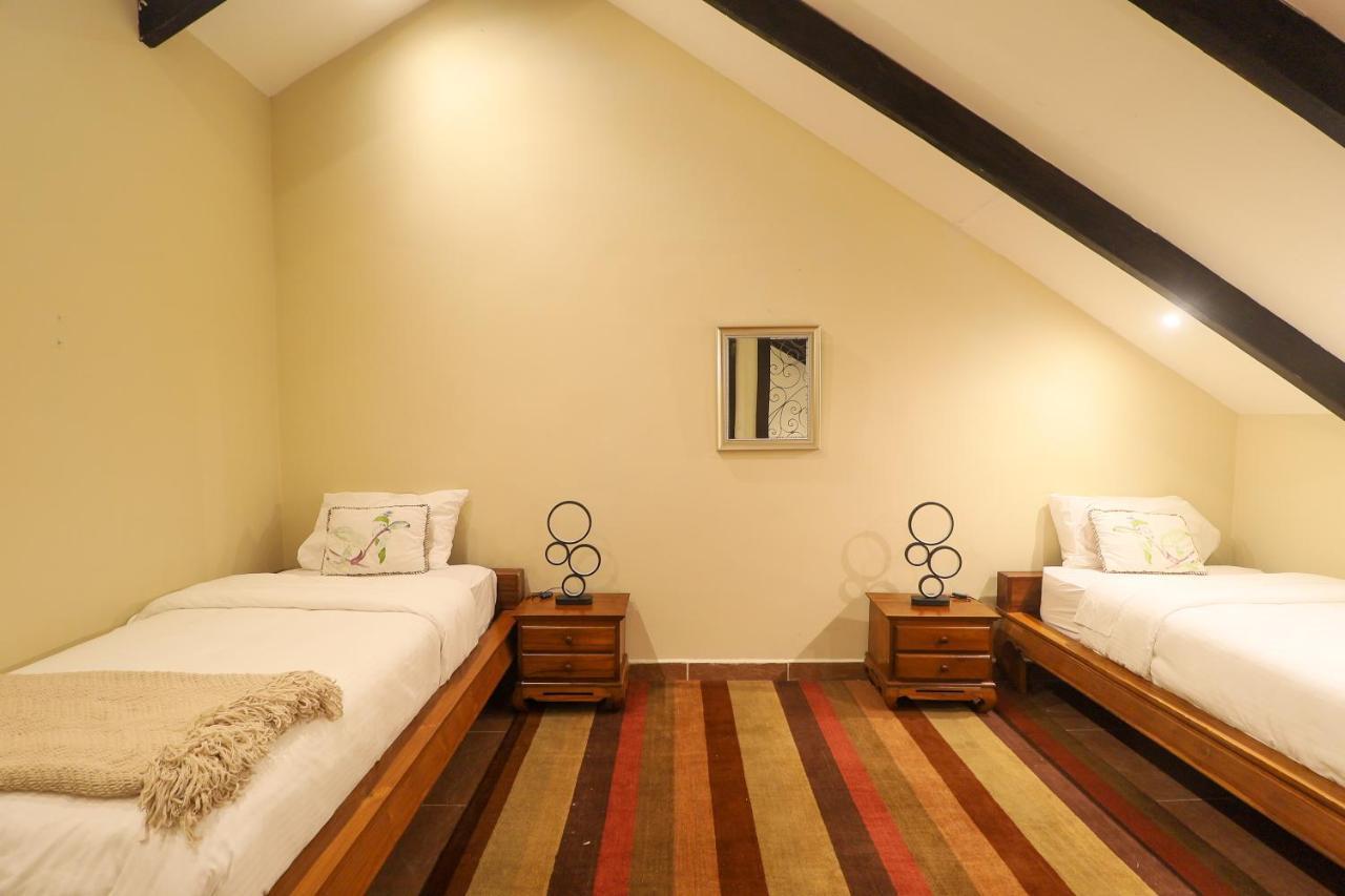 The Riverside Inn Бокете Экстерьер фото
