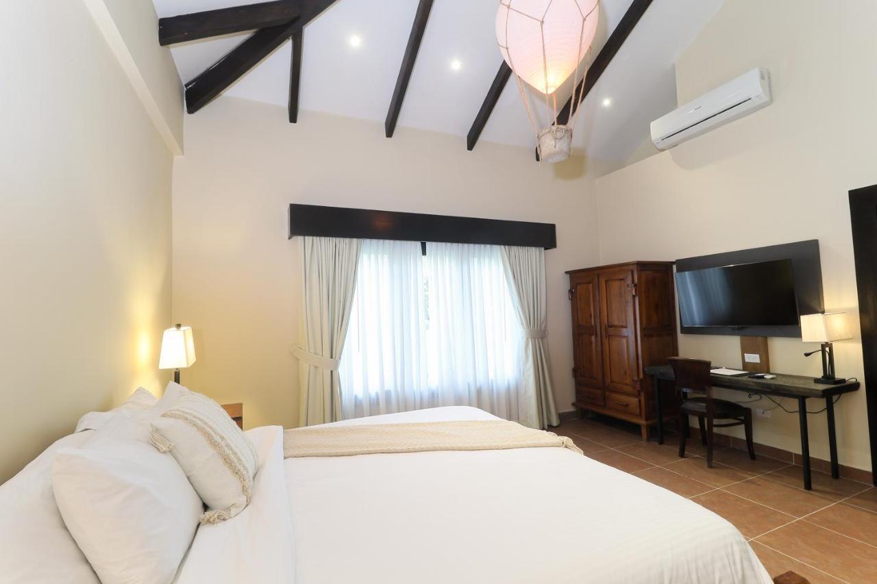 The Riverside Inn Бокете Экстерьер фото