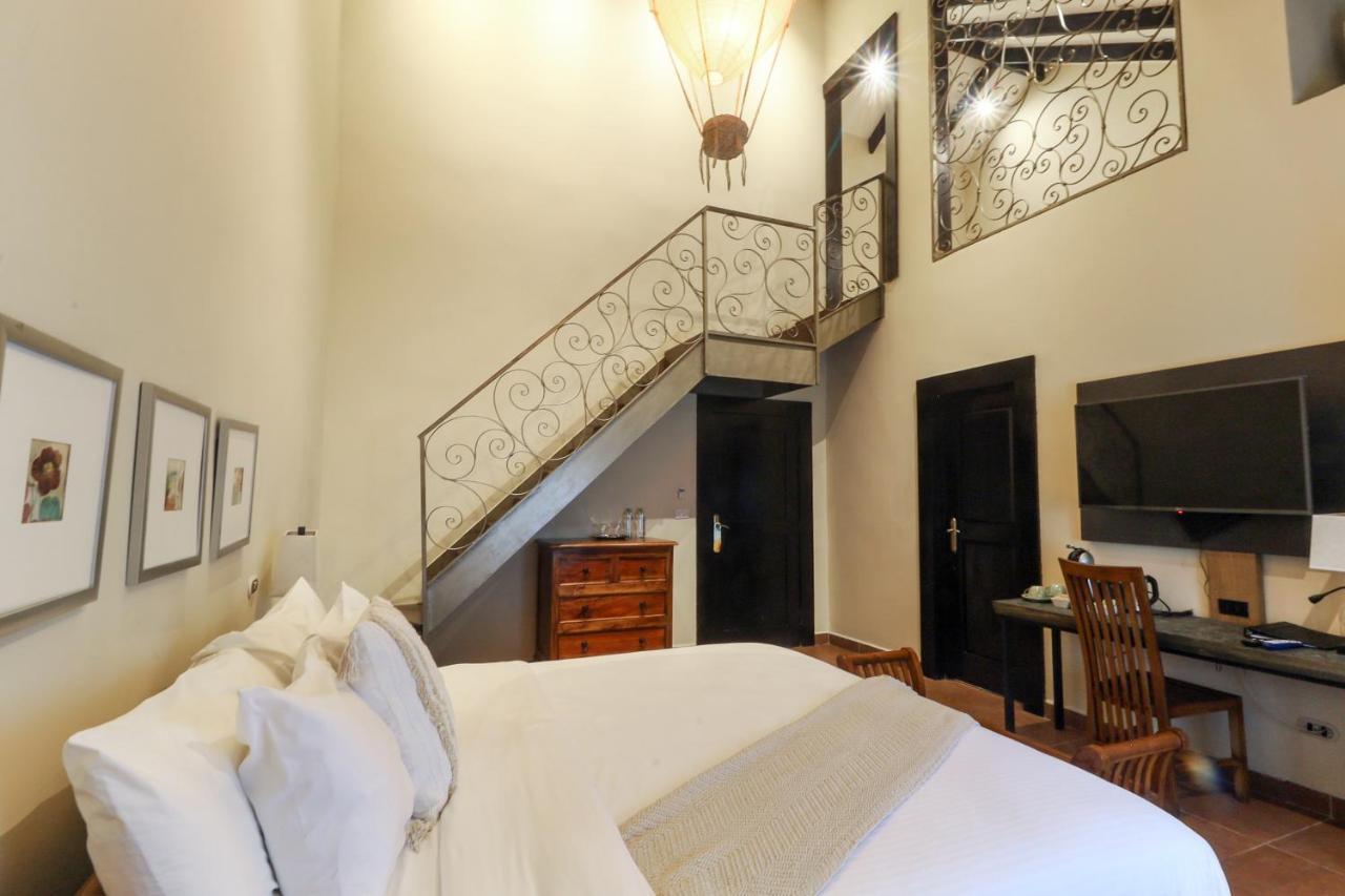 The Riverside Inn Бокете Экстерьер фото