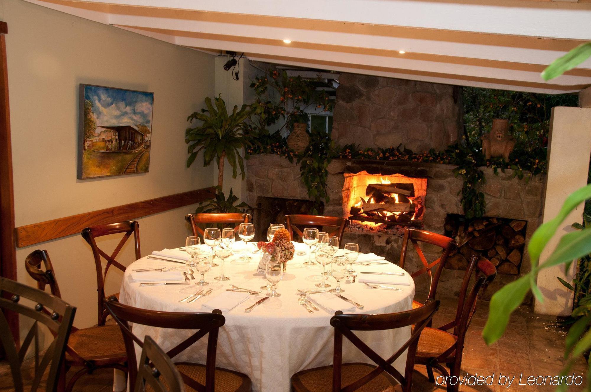 The Riverside Inn Бокете Экстерьер фото