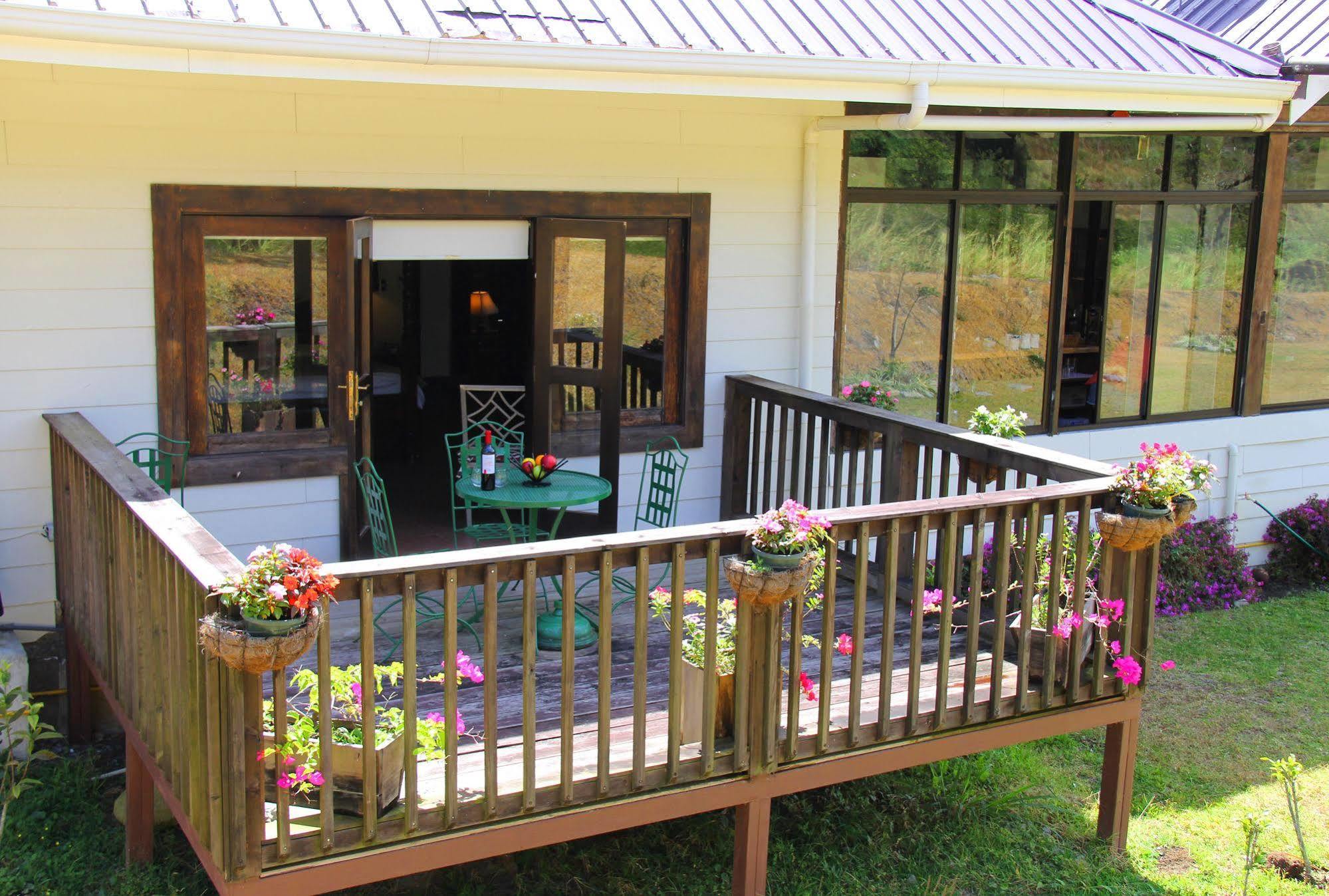 The Riverside Inn Бокете Экстерьер фото